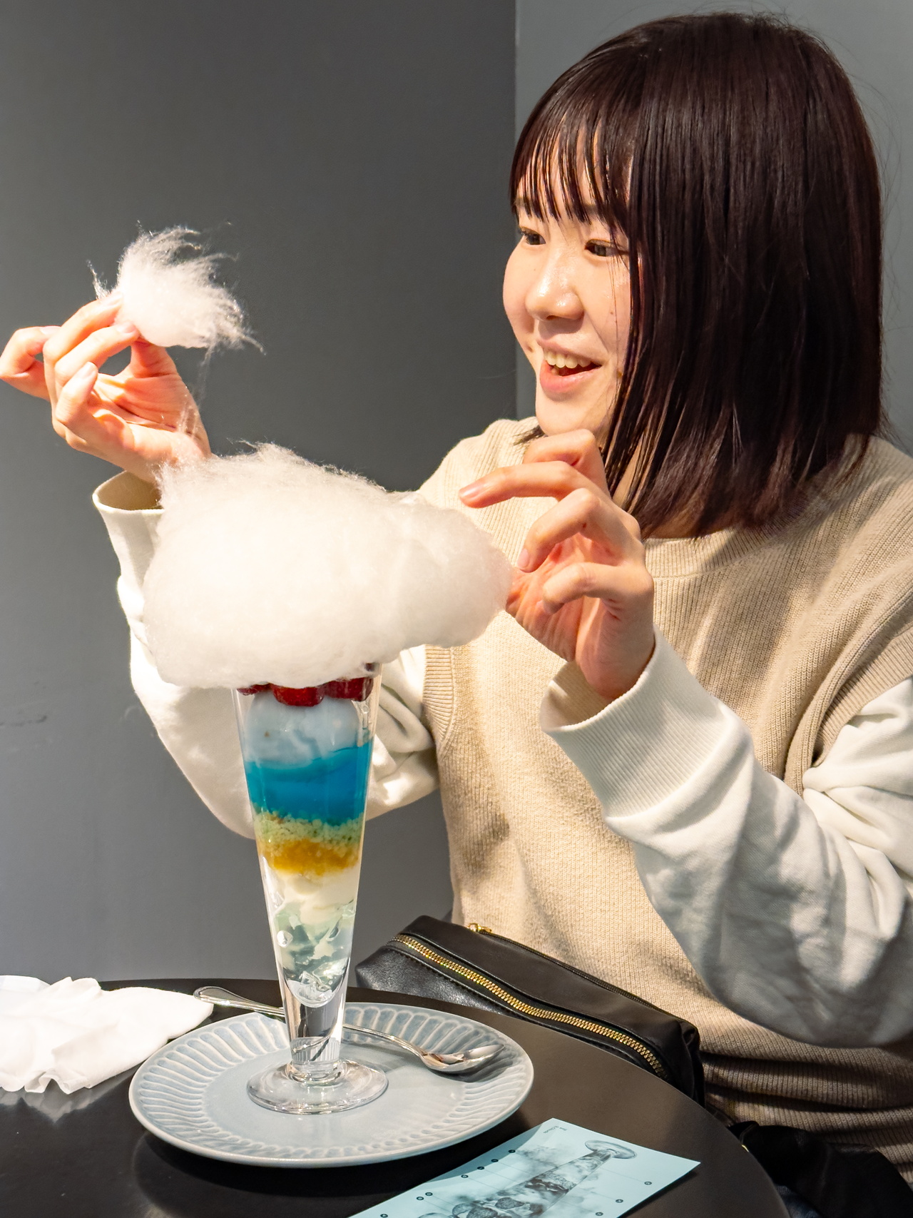 秋山穂香さんの手によって順調に「くもり」が解消！